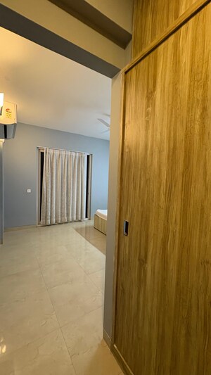 Room in 4 BHK Apartment at Shalimar Belvedere Court, Malesemau – for Sale