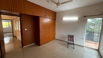 Room in 3 BHK Apartment at Salarpuria Gold Summit, Hennur – for Rent