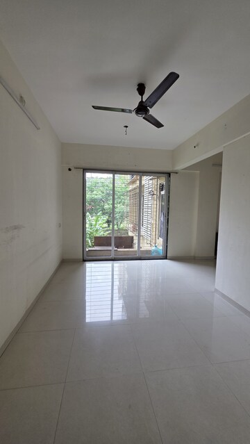 Room in 2 BHK Apartment at Maple Apartment, Ghansoli – for Rent