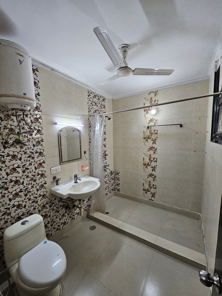 Bathroom, mass-apartment 2 Bedroom 800 Sq.Ft. Apartment In Sector 10 Dwarka Delhi 8873543
