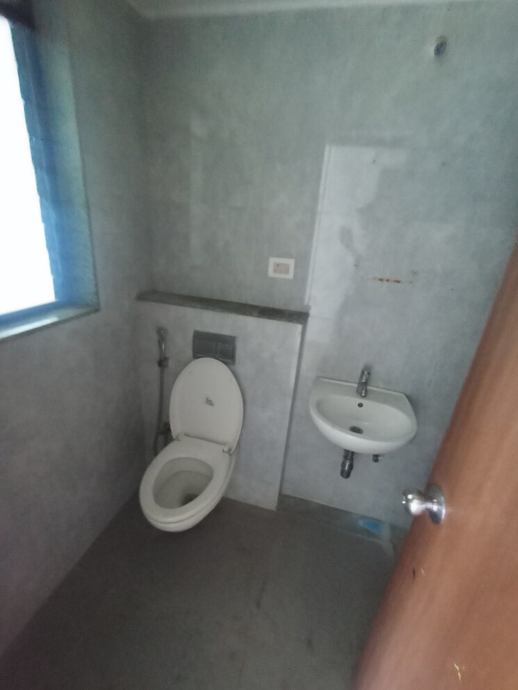 Bathroom, lodha-palava-downtown 2 Bedroom 585 Sq.Ft. Apartment In Dombivli East Thane 8873567