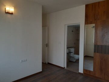 Room in 2 BHK Apartment at Godrej Avenues, Yelahanka – for Rent