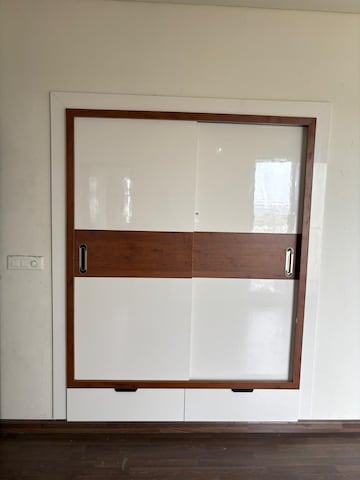 Furnished Amenities in 2 BHK Apartment at BPTP Discovery Park, Sector 80 – for Rent