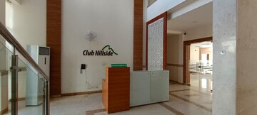Room in 2 BHK Apartment at Veeshal City 15, Shahjahanpur – for Rent