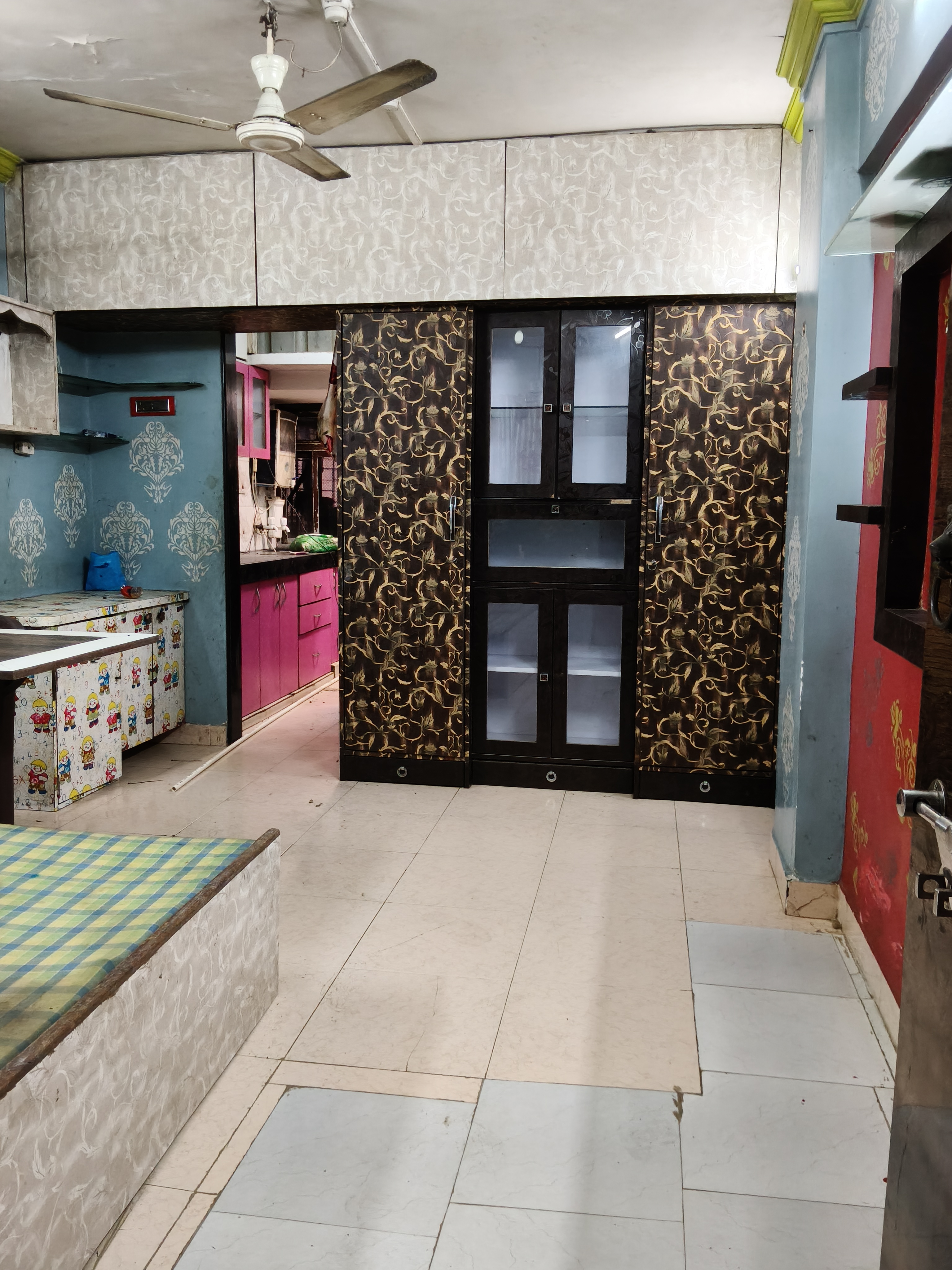 1 RkApartment For Rent in Krishna Galaxy Santacruz