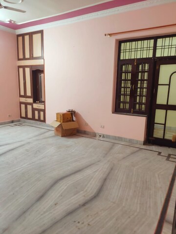 Bedroom in 2 BHK Builder Floor at Gomti Nagar – for Rent