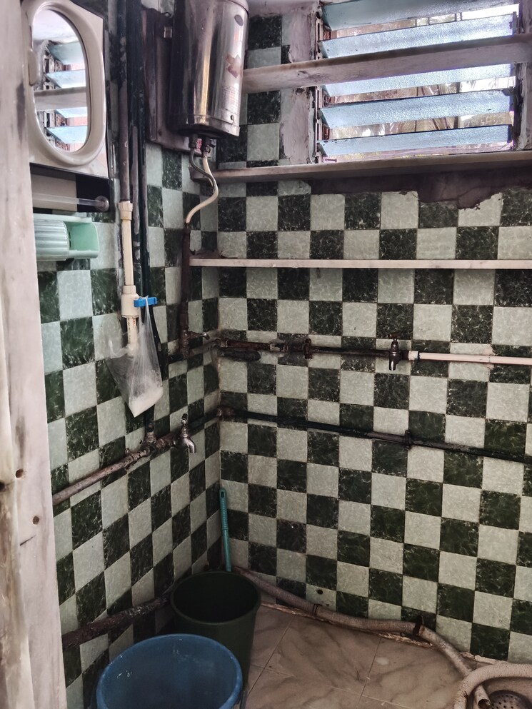 Balcony, lakhani-royal-mansion 1.5 Bedroom 500 Sq.Ft. Apartment In Santacruz East Mumbai 8873645