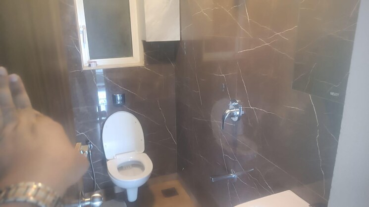 Bathroom, alag-artis 2 Bedroom 631 Sq.Ft. Apartment In Pant Nagar Mumbai 8873675