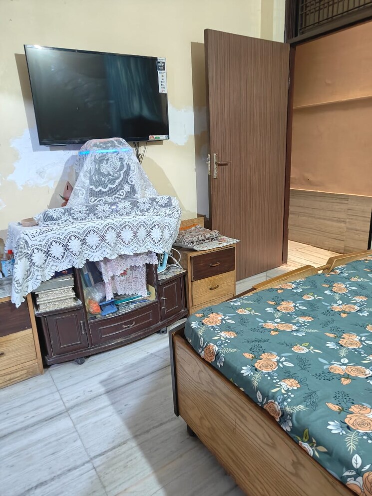 Bedroom, laxman vihar 4 Bedroom 126 Sq.Yd. Independent House In Laxman Vihar Gurgaon 8873695