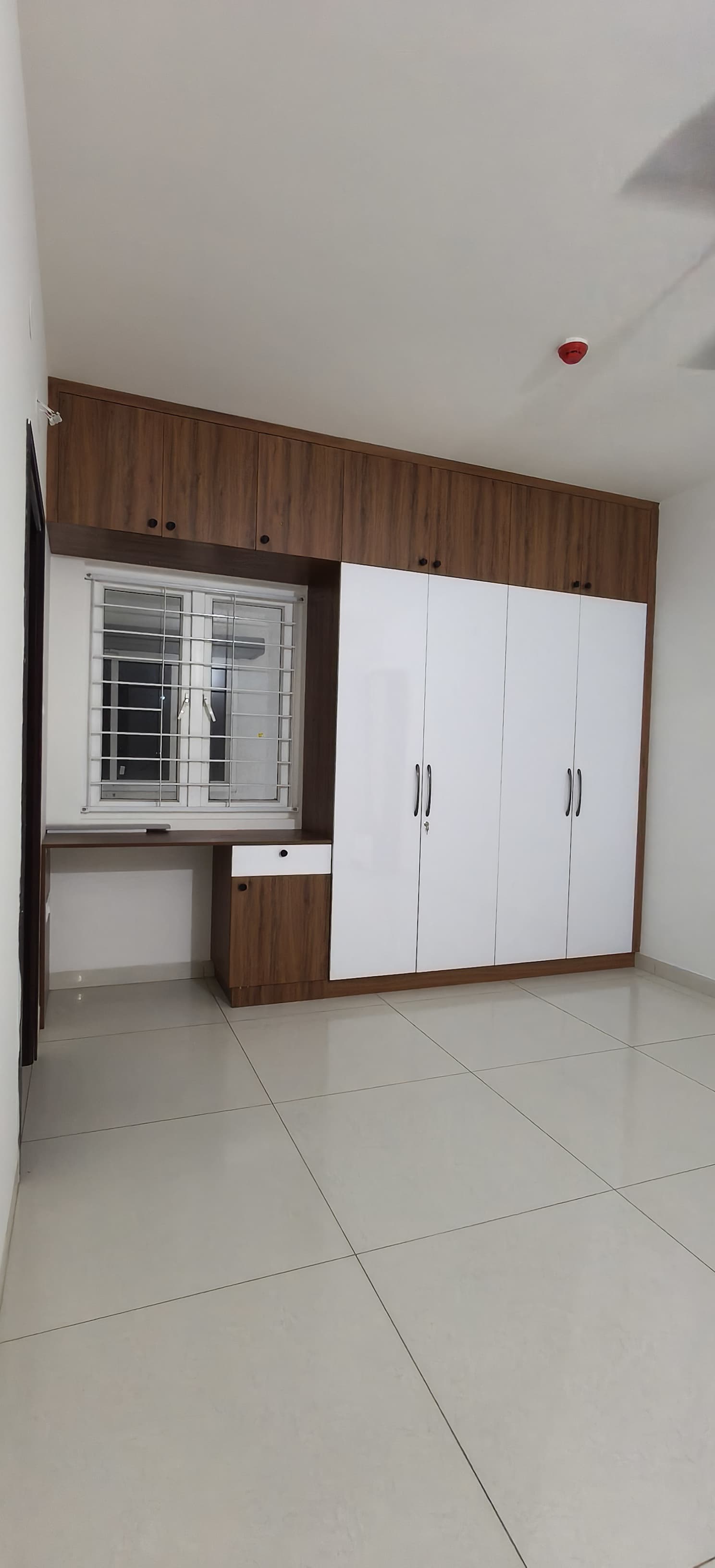 2 BHK + Pooja Room Apartment For Rent in Aparna Sarovar Zicon