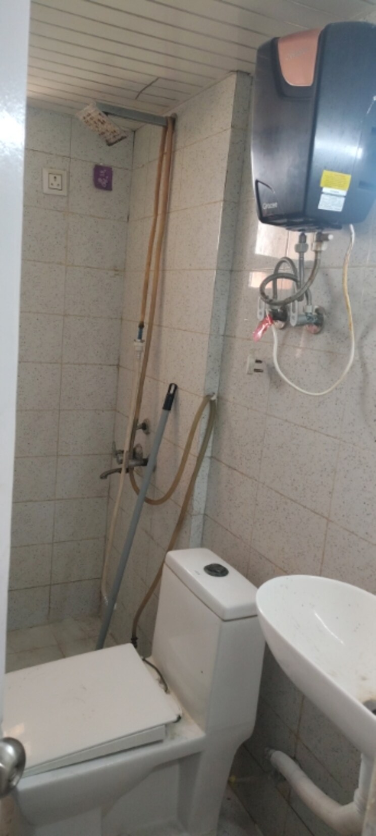 Bathroom, logix-blossom-zest Studio 520 Sq.Ft. Apartment In Sector 143 Noida 8873917
