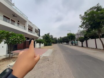  Showroom – Exterior View View at Gomti Nagar - for Rent