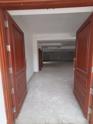 Building Lobby in  Showroom at Gomti Nagar – for Rent