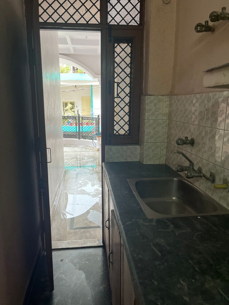 Bathroom, gomti nagar 2 Bedroom 1400 Sq.Ft. Builder Floor In Gomti Nagar Lucknow 8873718