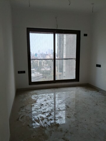 1 BHK Apartment For Rent in UK Iridium, Kandivali East