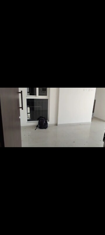 Room in 1 BHK Apartment at Chandak Nishchay, Borivali East – for Rent