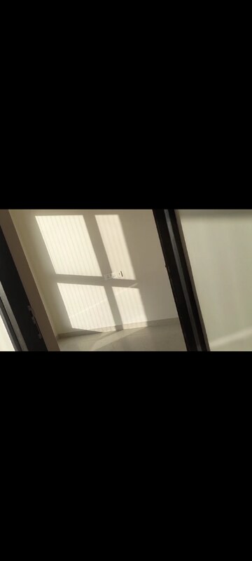 Room in 1 BHK Apartment at Chandak Nishchay, Borivali East – for Rent