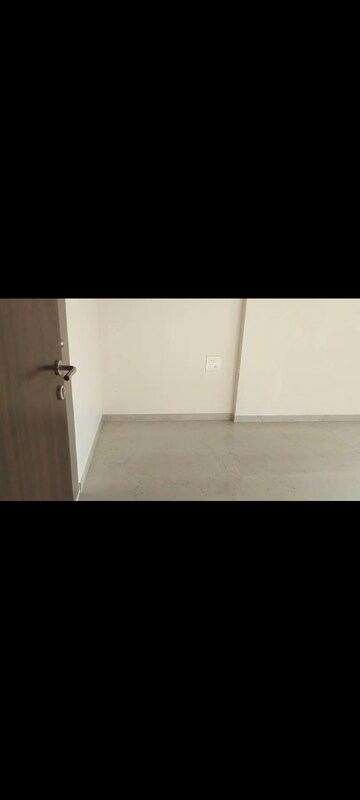 Room in 1 BHK Apartment at Chandak Nishchay, Borivali East – for Rent