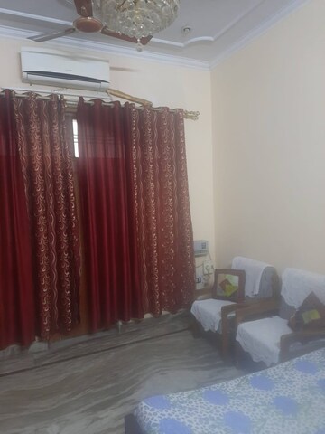Living Room in 2 BHK Builder Floor at Viraj Khand – for Rent