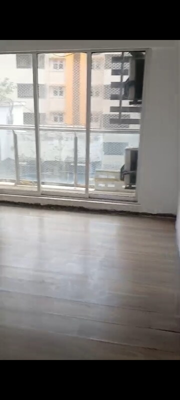 Room in 3 BHK Apartment at Omkar Vayu, Mahim – for Rent