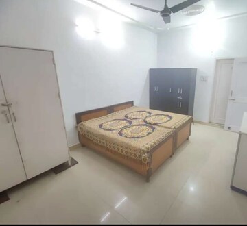 Living Room in 3 BHK Builder Floor at Sector 43 – for Rent