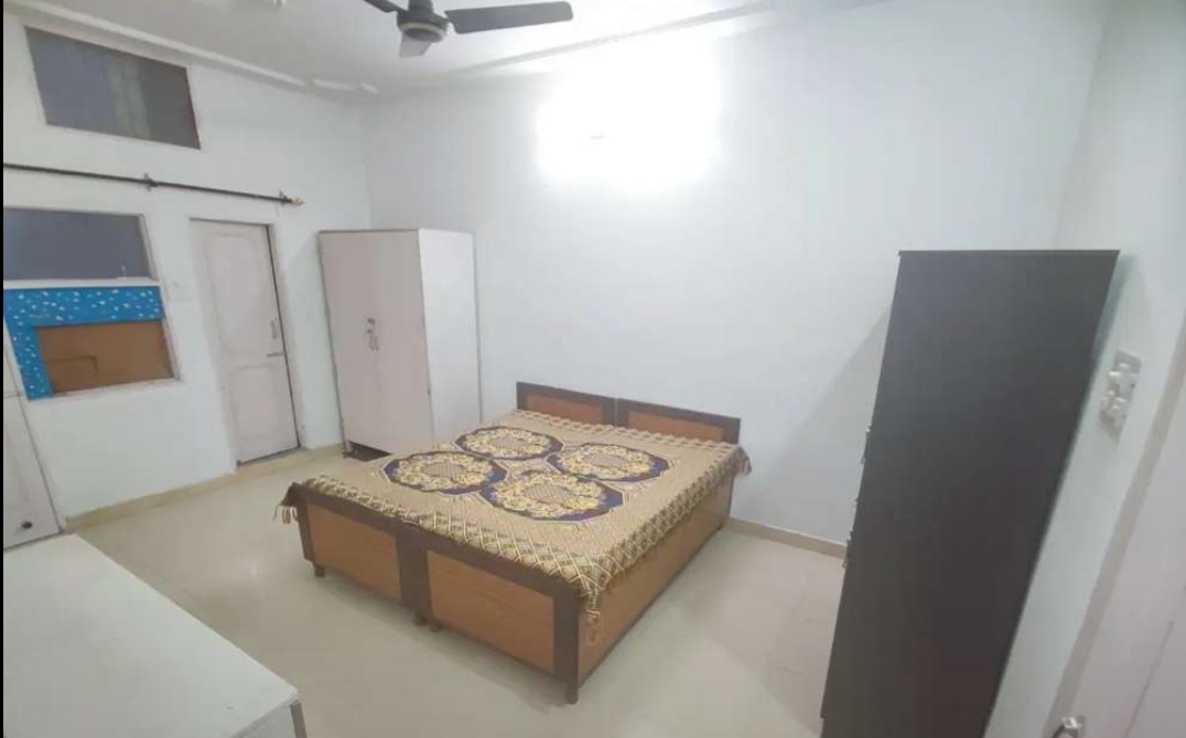 3 BHK Builder Floor For Rent in 3bhk Semi Furnished 
