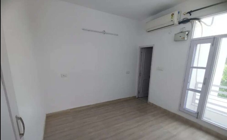 Room, sector 43 3 Bedroom 2500 Sq.Ft. Builder Floor In Sector 43 Chandigarh 8873785