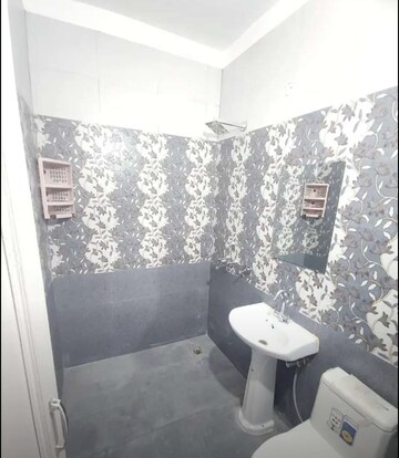 Master Bedroom in 3 BHK Builder Floor at Sector 43 – for Rent