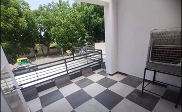 Balcony in 3 BHK Builder Floor at Sector 43 – for Rent