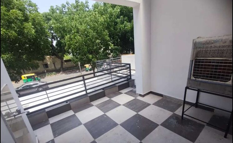 Balcony, sector 43 3 Bedroom 2500 Sq.Ft. Builder Floor In Sector 43 Chandigarh 8873785