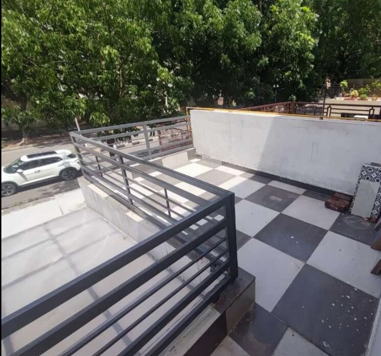 Balcony, sector 43 3 Bedroom 2500 Sq.Ft. Builder Floor In Sector 43 Chandigarh 8873785