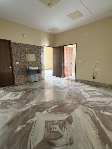 3 BHK Builder Floor For Rent in Sector 02