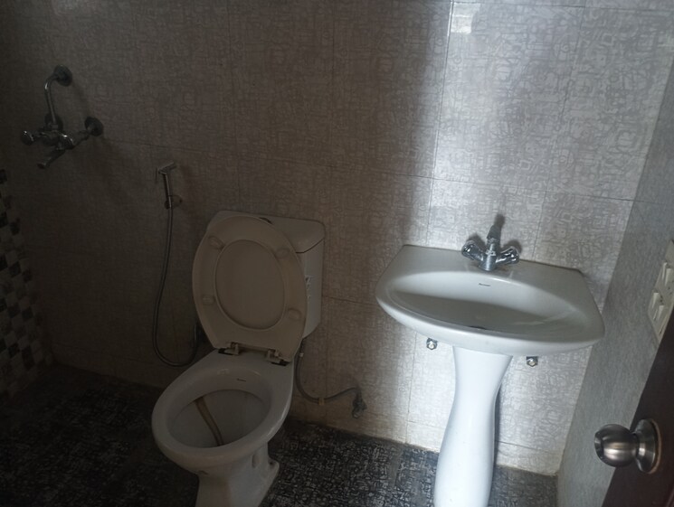 Bathroom, aditya-urban-homes 2 Bedroom 840 Sq.Ft. Apartment In Shahpur Bamheta Ghaziabad 8873836