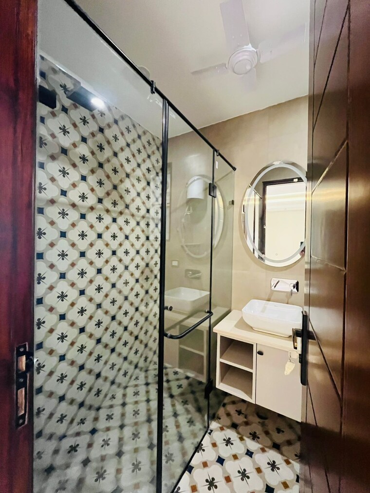 Bathroom, green fields colony 4 Bedroom 3375 Sq.Ft. Builder Floor In Green Fields Colony Faridabad 8873907