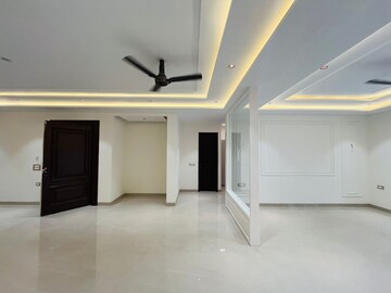 Living Room in 4 BHK Builder Floor at Green Fields Colony – for Sale