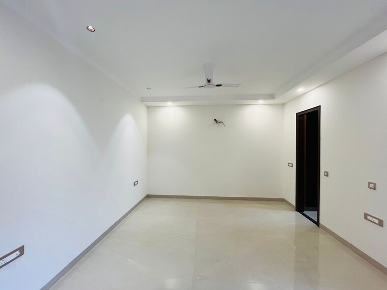 Room, green fields colony 4 Bedroom 3375 Sq.Ft. Builder Floor In Green Fields Colony Faridabad 8873907