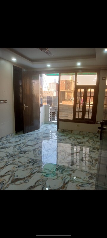Room in 2 BHK Builder Floor at Malviya Nagar – for Rent