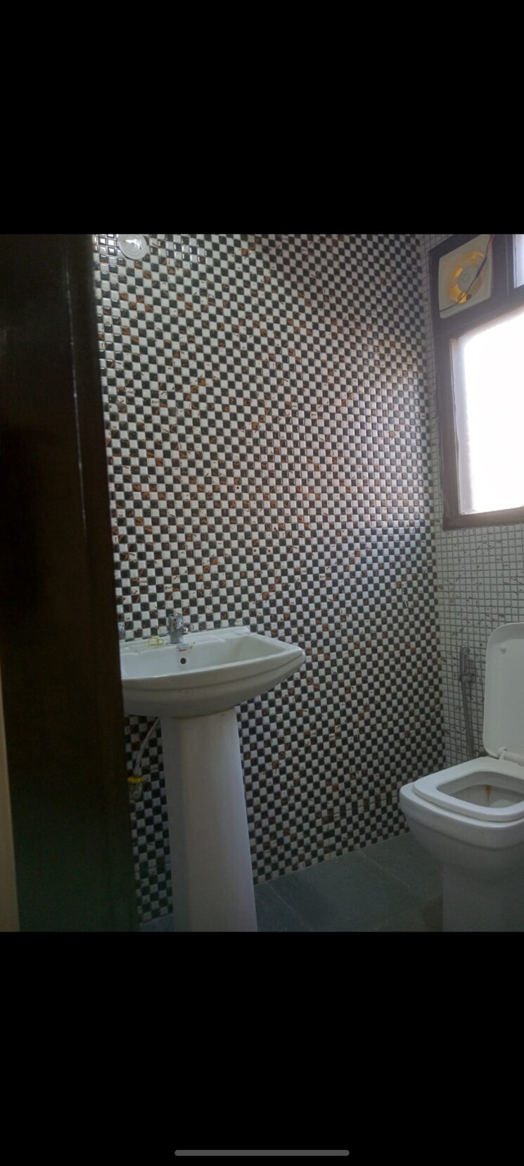 Bathroom, malviya nagar 2 Bedroom 800 Sq.Ft. Builder Floor In Malviya Nagar Delhi 8873898