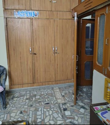 Bedroom in 2 BHK Builder Floor at Sector 45 – for Rent