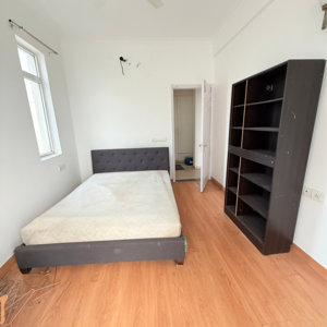 Room in 2 BHK Apartment at Jaypee Greens Pavilion Court, Sector 128 – for Sale