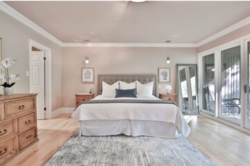 Bedroom in 3 BHK Apartment at Central Park Flower Valley Aqua Front Towers, Sohna Sector 33 – for Rent