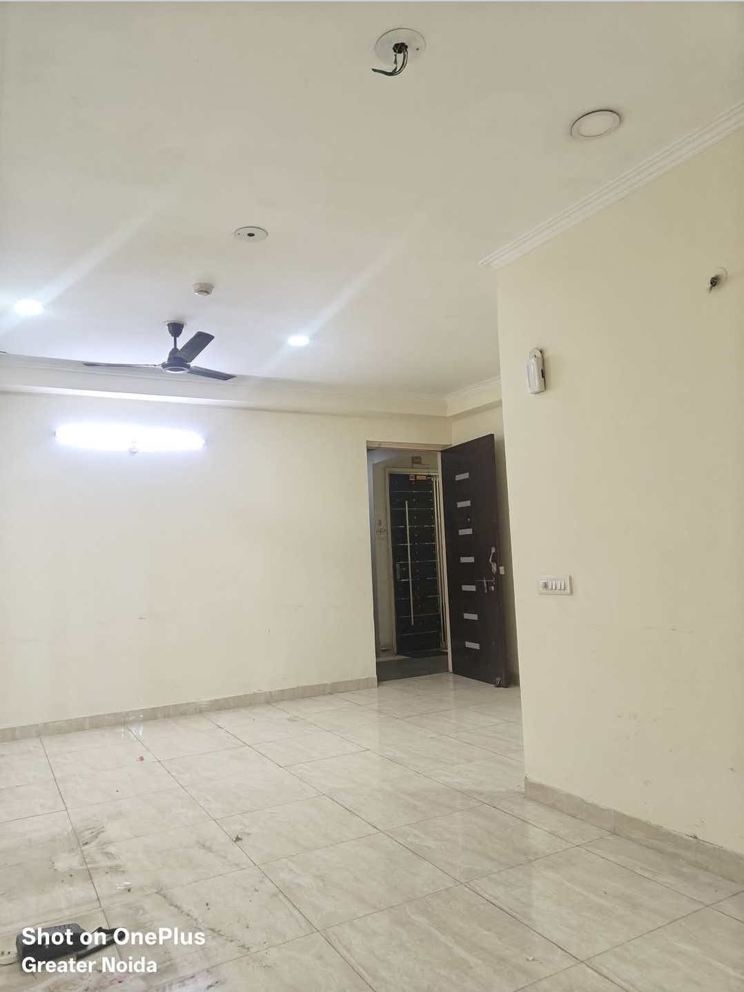 2 BHK Apartment For Rent in Gaur City 2 - 14th Avenue