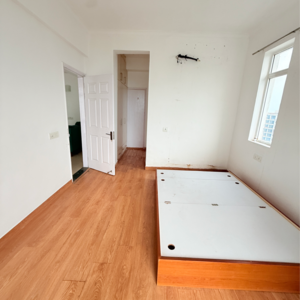 Room in 2 BHK Apartment at Jaypee Greens Pavilion Court, Sector 128 – for Sale