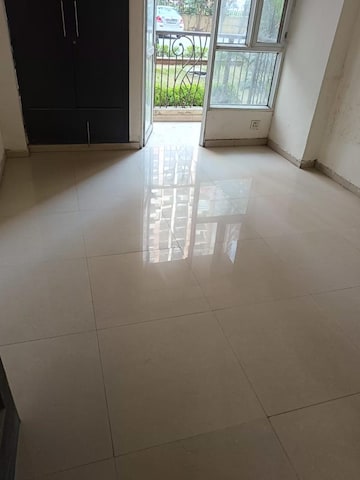Room in 4 BHK Apartment at Prateek Laurel, Sector 120 – for Sale