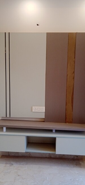 Furnished Amenities in 3 BHK Builder Floor at Sector 84 – for Sale