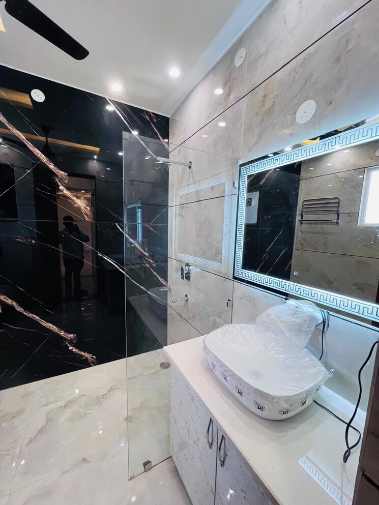 Team Area, sector 85 4 Bedroom 350 Sq.Yd. Builder Floor In Sector 85 Faridabad 8874102