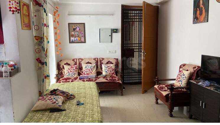 Living Room, nimbus-the-hyde-park 2.5 Bedroom 1080 Sq.Ft. Apartment In Sector 78 Noida 8874104