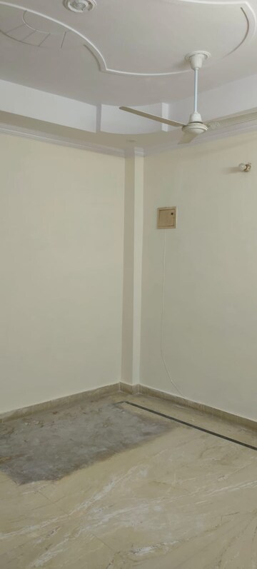 Room in 2 BHK Apartment at Prateek Grand City, Siddharth Vihar – for Rent