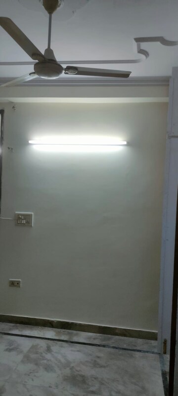 Room in 2 BHK Apartment at Prateek Grand City, Siddharth Vihar – for Rent