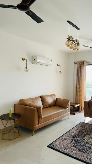 Living Room in 3.5 BHK Apartment at Shalimar Belvedere Court, Malesemau – for Rent
